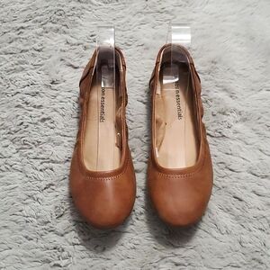 Amazon Essentials tan ballet flats shoes